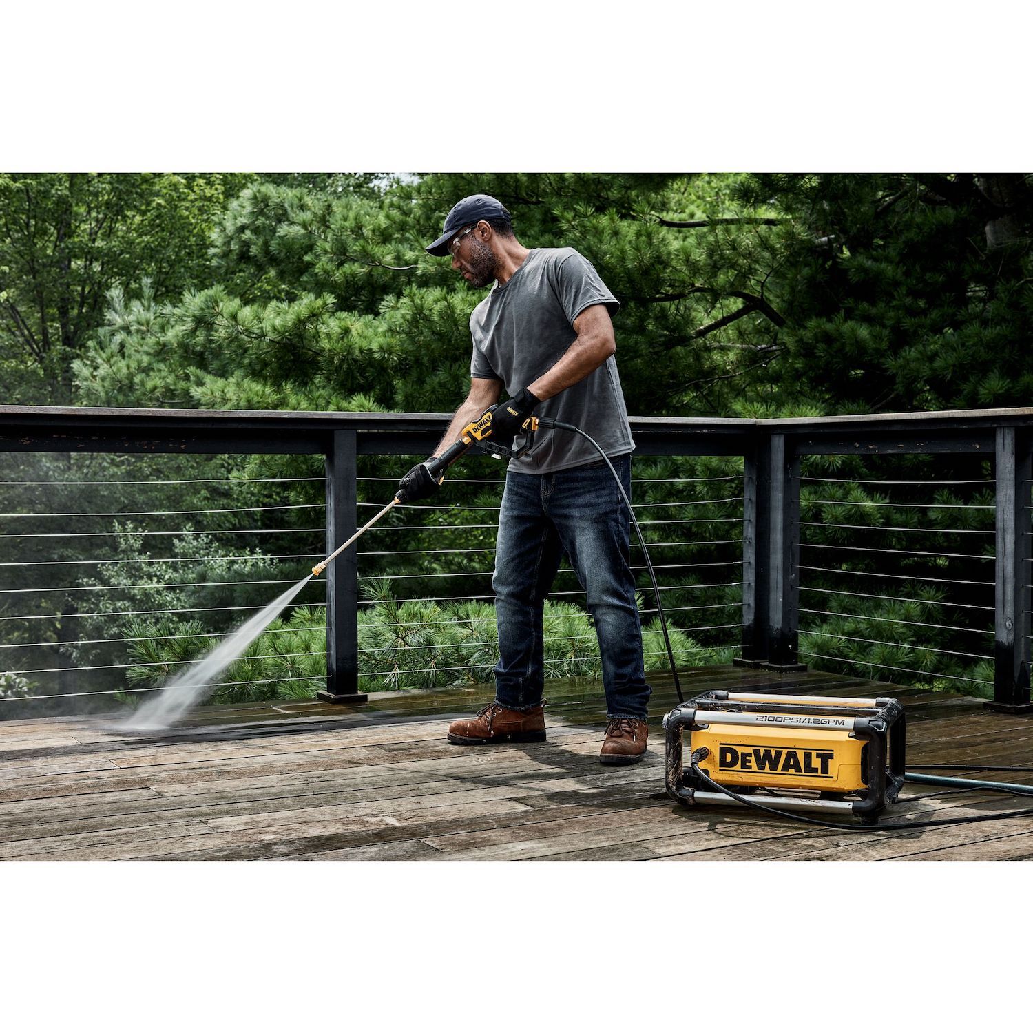 DeWALT 2100 PSI 13 AMP Electric Cold Water Pressure Washer Kit