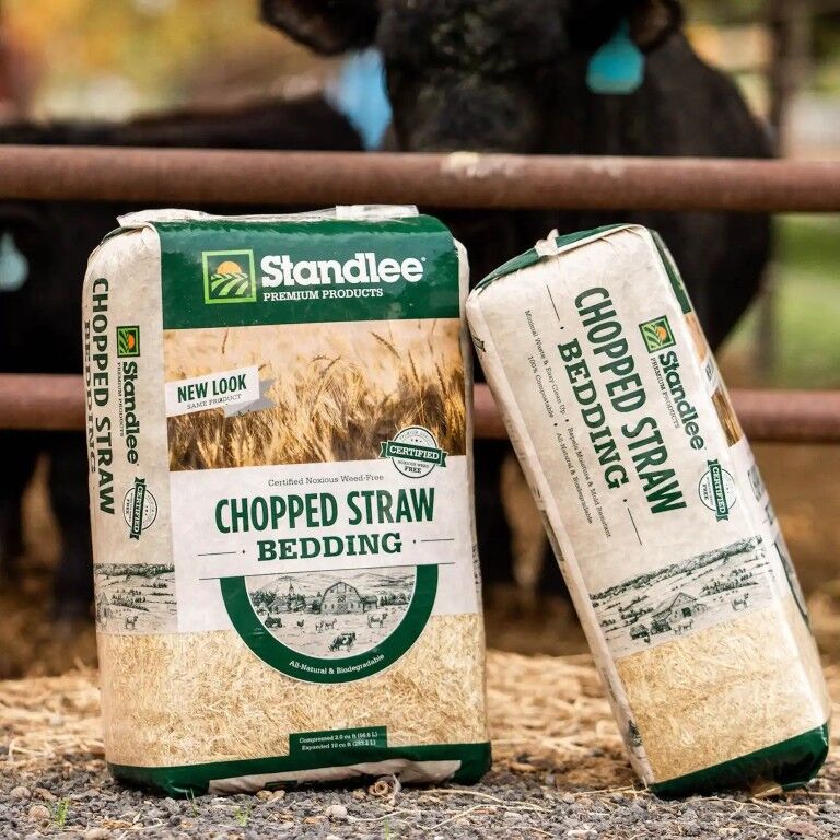 Standlee Certified Chopped Straw, 2-Cu Ft
