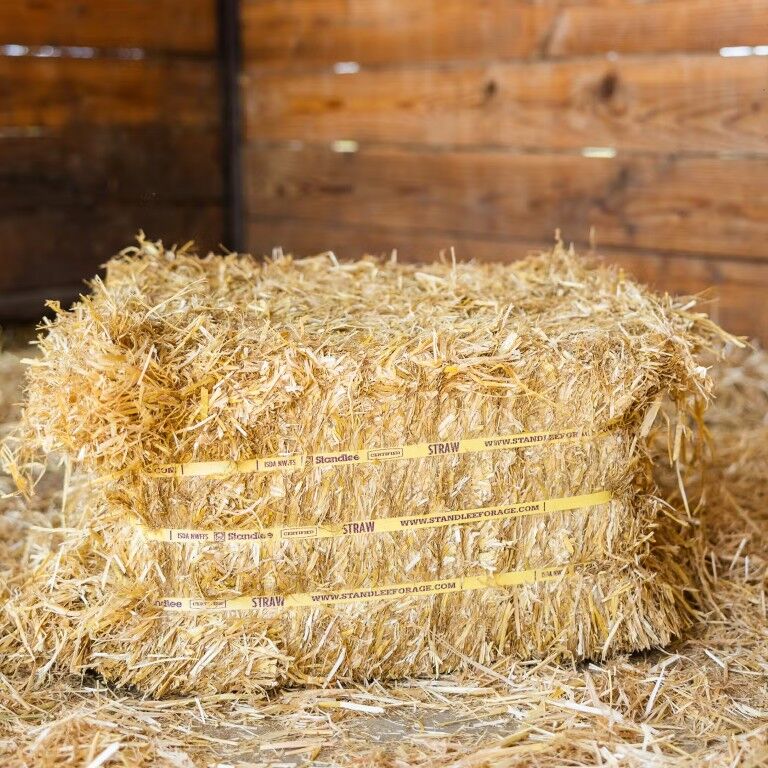 Standlee Premium Products Certified Straw Compressed Bale Animal Bedding, 3.6-Cu Ft