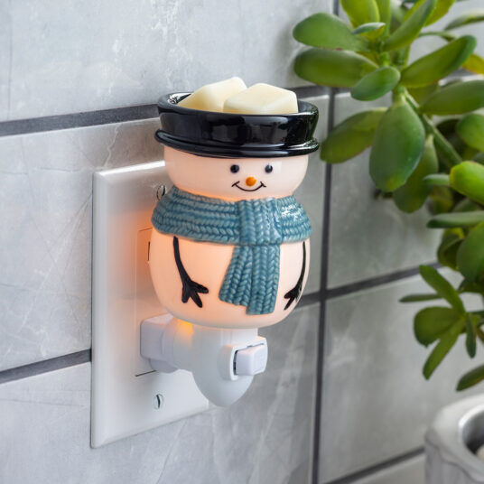 Candle Warmers Snowy Pluggable Fragrance Warmer