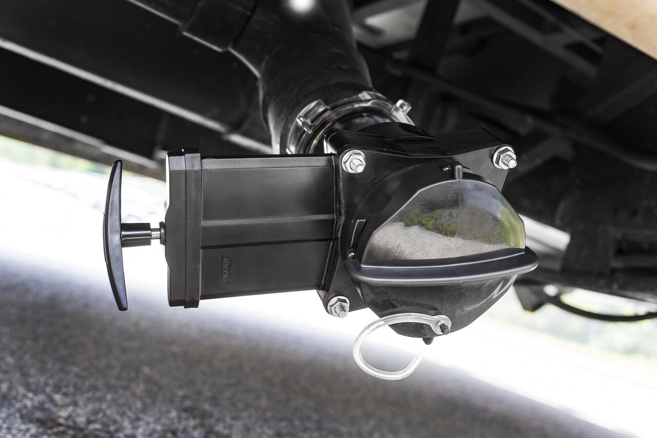 Camco RV Sewer Gate Valve With 3 1/2-In Clear Extension And Cap, 3-In