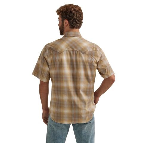 Wrangler Men's Retro Short Sleeve Modern Fit Shirt