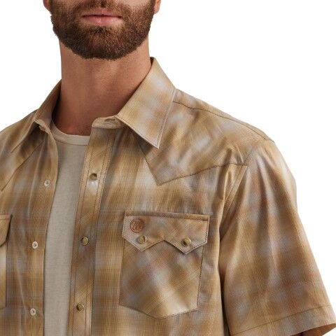 Wrangler Men's Retro Short Sleeve Modern Fit Shirt