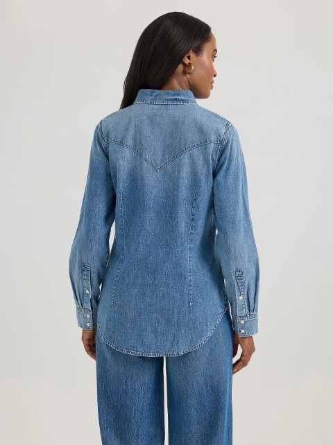 Wrangler Women's Classic Denim Slim Western Snap Shirt