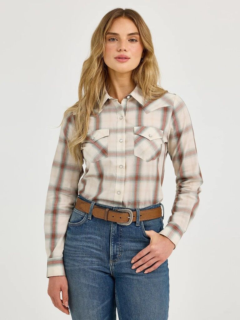 Wrangler Women's Essential Long Sleeve Plaid Western Snap Top