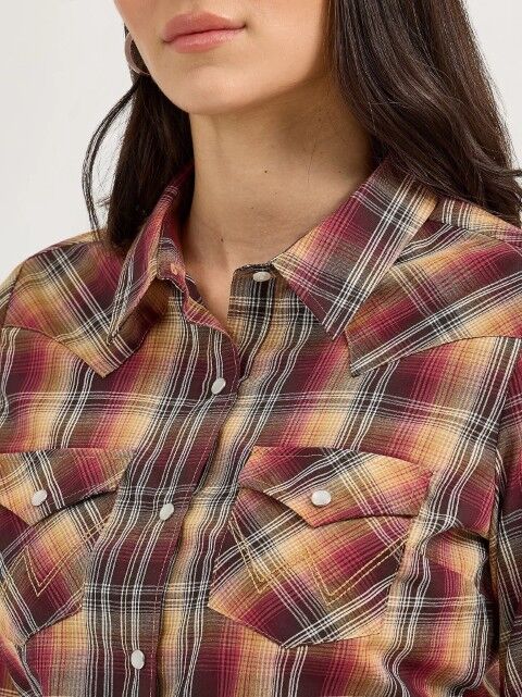 Wrangler Women's Essential Long Sleeve Plaid Western Snap Top