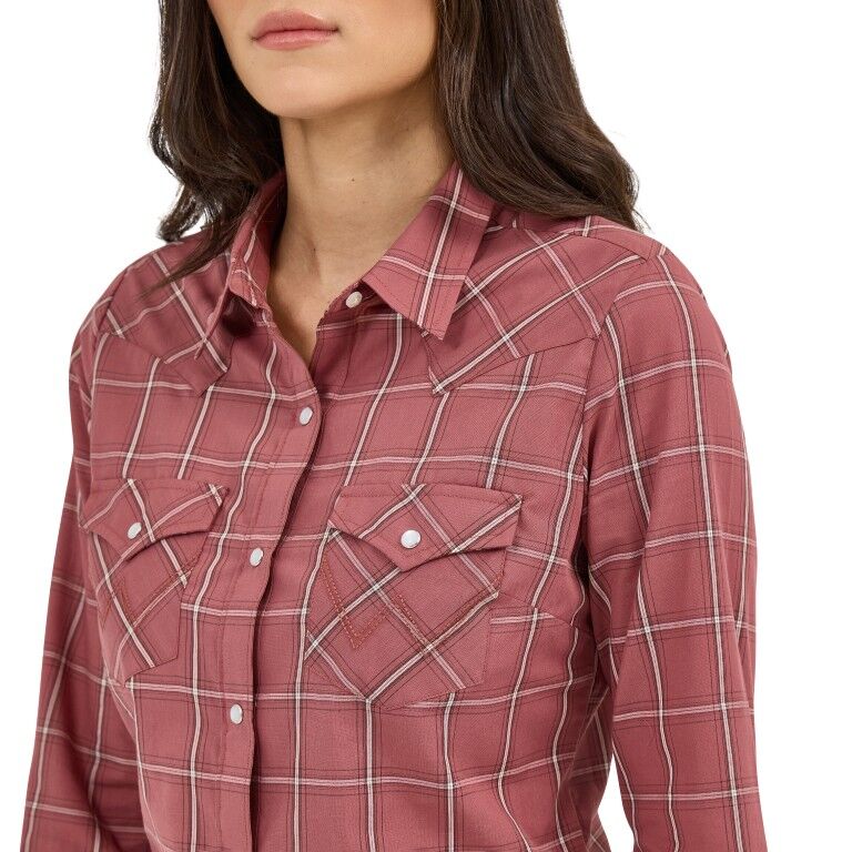Wrangler Women's Essential Long Sleeve Plaid Western Snap Top