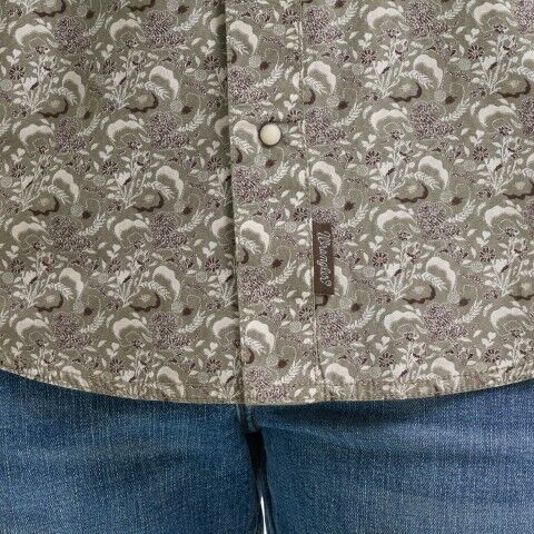 Wrangler Men's Retro Premium Modern Fit Long Sleeve Snap Shirt