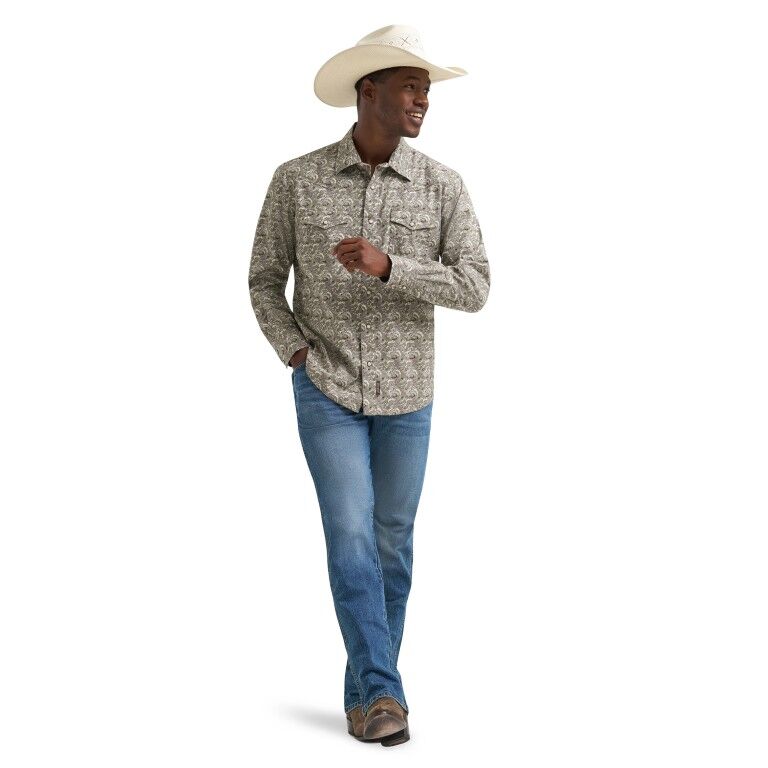 Wrangler Men's Retro Premium Modern Fit Long Sleeve Snap Shirt