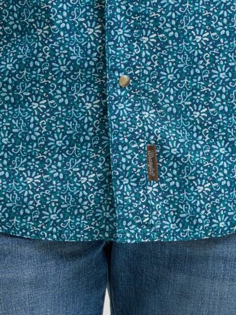 Wrangler Men's Retro Premium Modern Fit Long Sleeve Snap Shirt