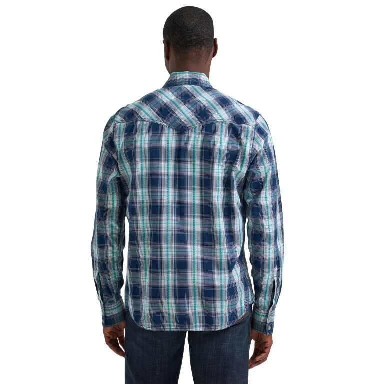 Wrangler Men's Retro Premium Modern Fit Long Sleeve Snap Shirt