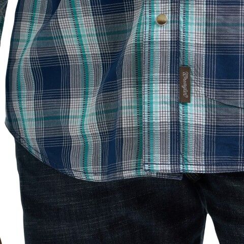 Wrangler Men's Retro Premium Modern Fit Long Sleeve Snap Shirt
