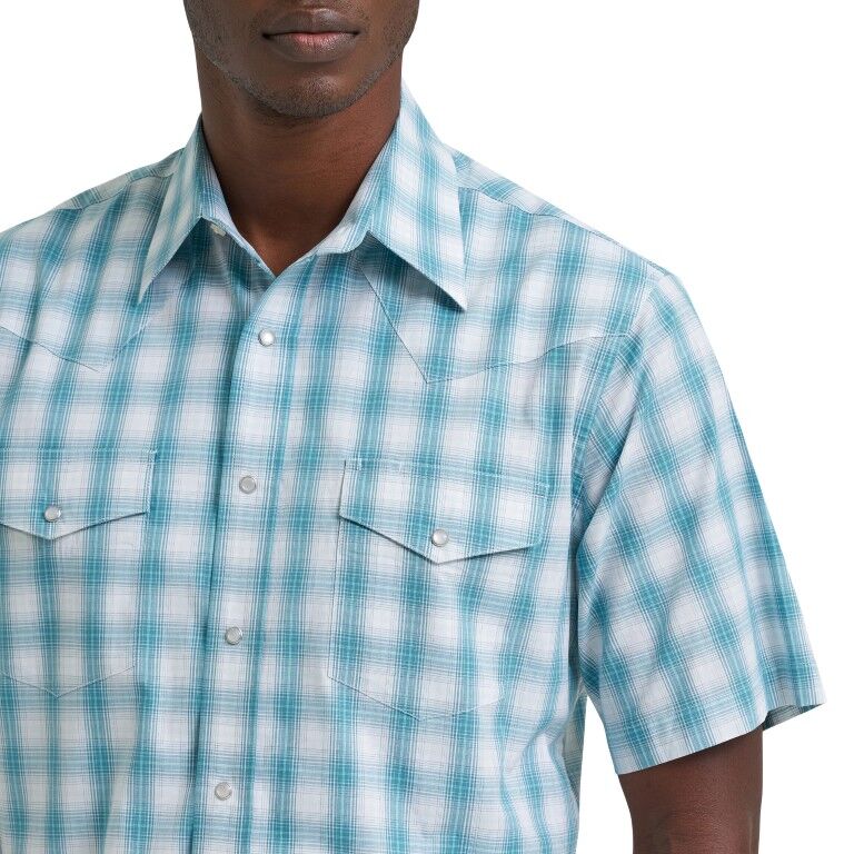 Wrangler Men's Wrinkle Resist Short Sleeve Shirt