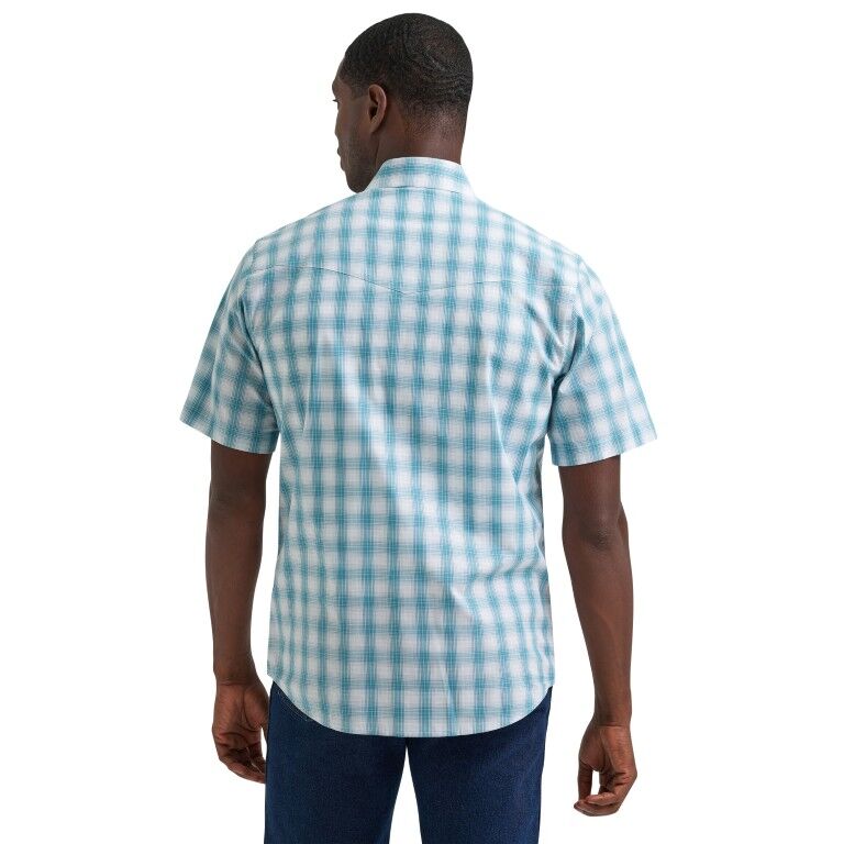 Wrangler Men's Wrinkle Resist Short Sleeve Shirt