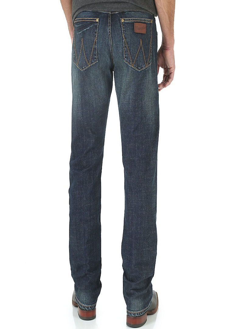 Wrangler Men's Retro Slim Fit Straight Leg Jean in Bozeman