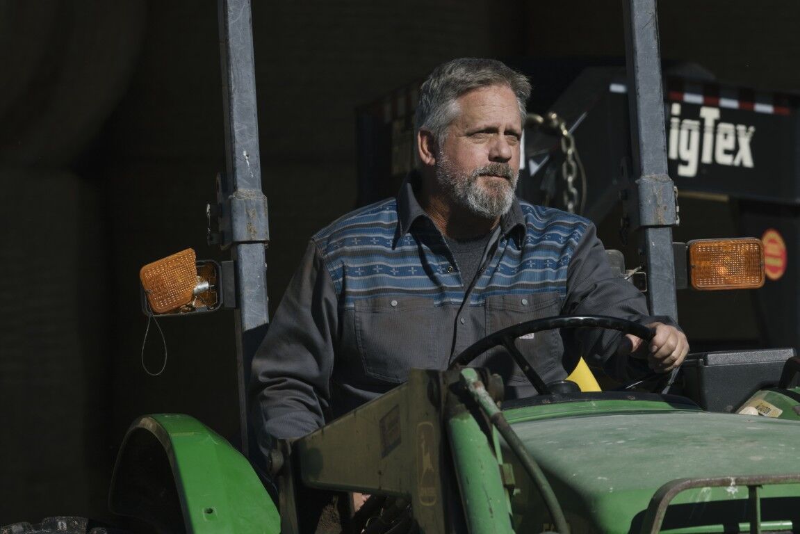 Carhartt Men's Montana Rugged Flex Relaxed Fit Corduroy Long Sleeve Shirt