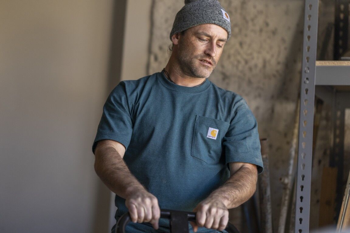 Carhartt Men's Loose Fit Heavyweight Short Sleeve Pocket T-Shirt