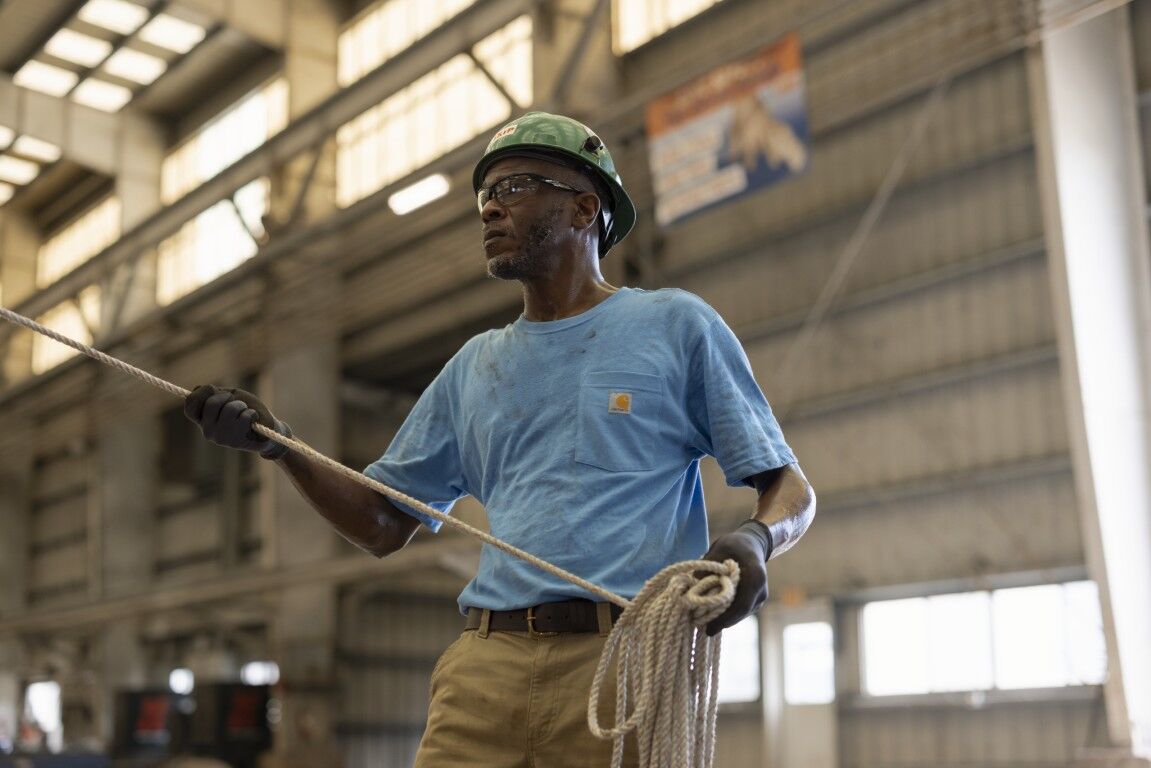 Carhartt Men's Loose Fit Heavyweight Short Sleeve Pocket T-Shirt