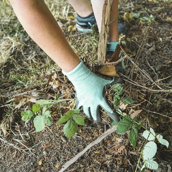 Kinco Women's Bamboo-Nylon Knit Shell And Sandy Foam Latex Palm Glove in Aqua