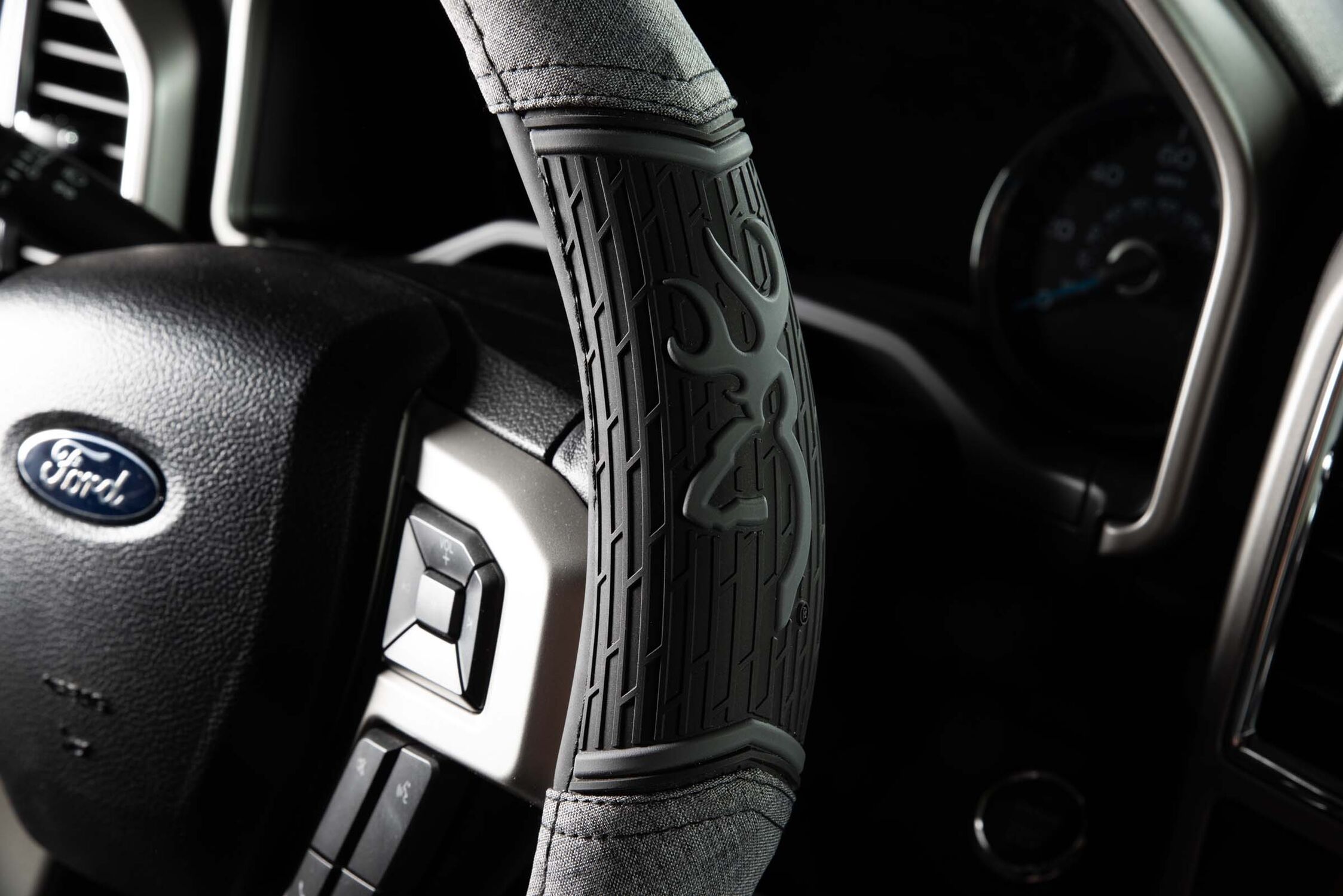 Browning Chevron 2-Grip Steering Wheel Cover