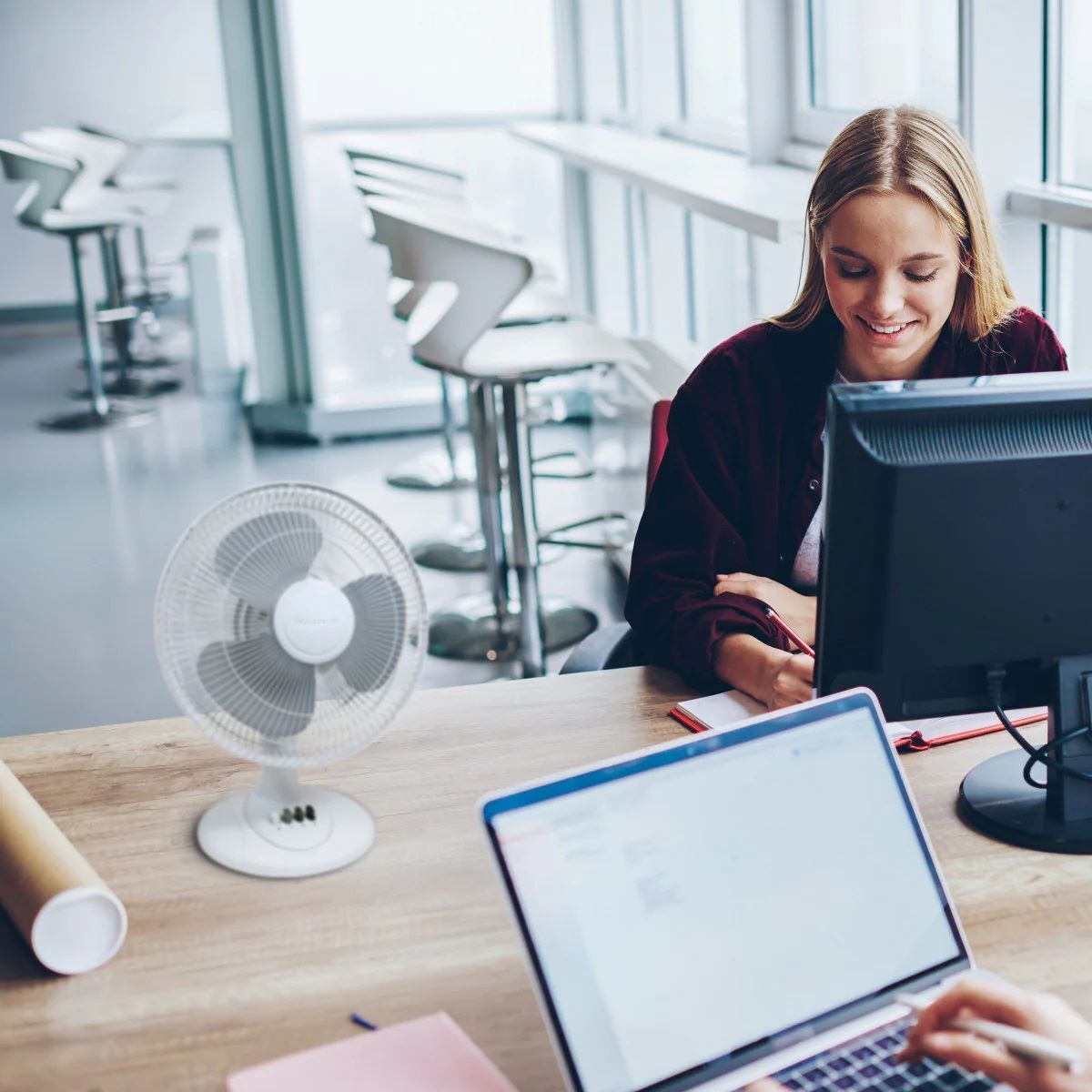 Visionair White Oscillating Table Fan, 12-In