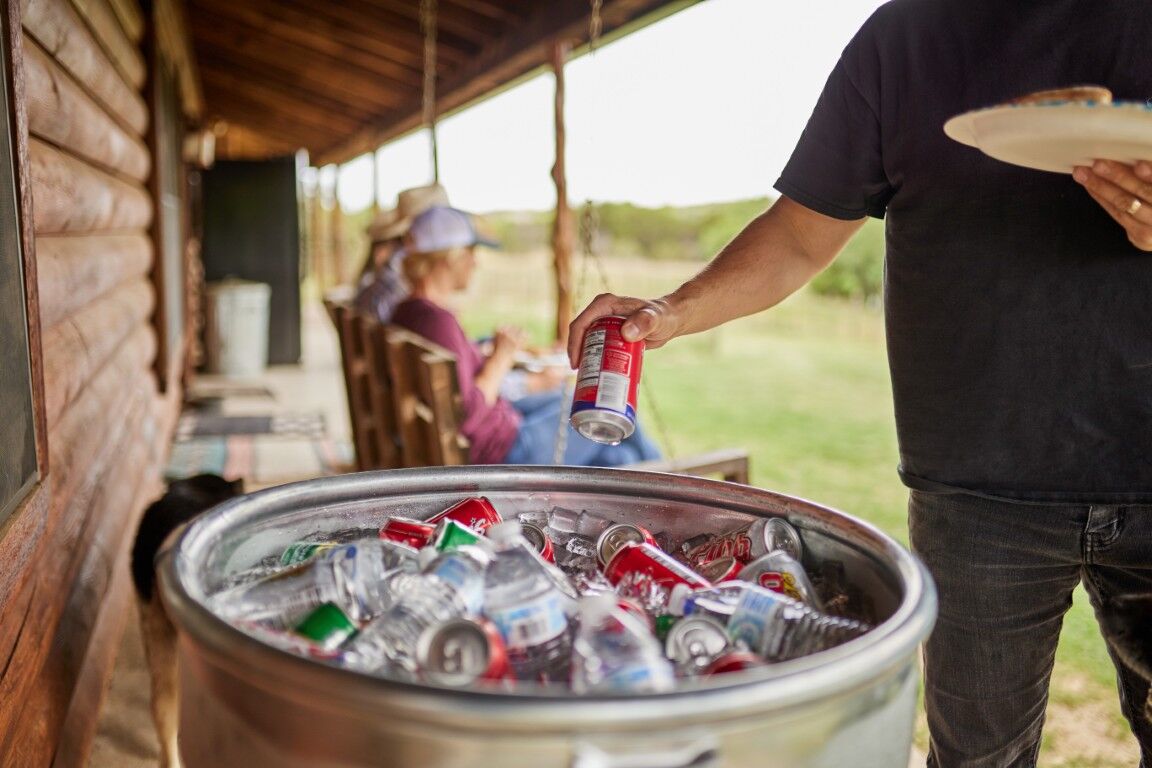 Tarter Round 23 Gallon Tank with Handles, 2 x 1 ft.