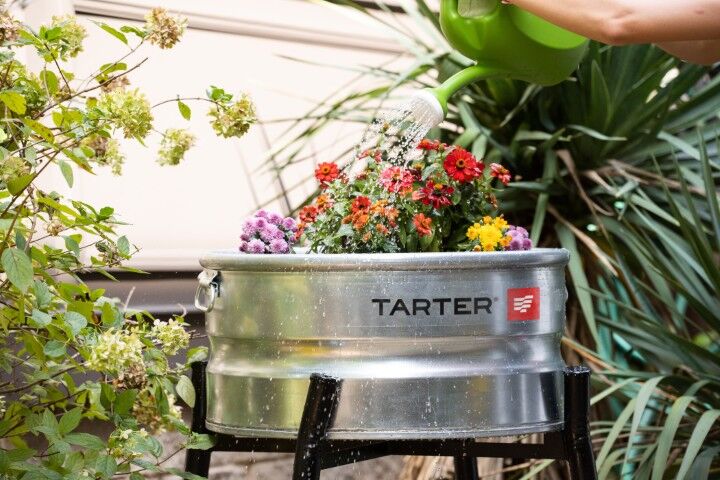 Tarter Round 23 Gallon Tank with Handles, 2 x 1 ft.