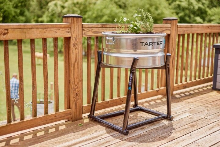 Tarter Black Water Trough Stand