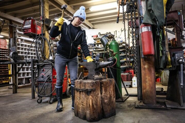 Noble Outfitters Women’s Cable Knit Hat