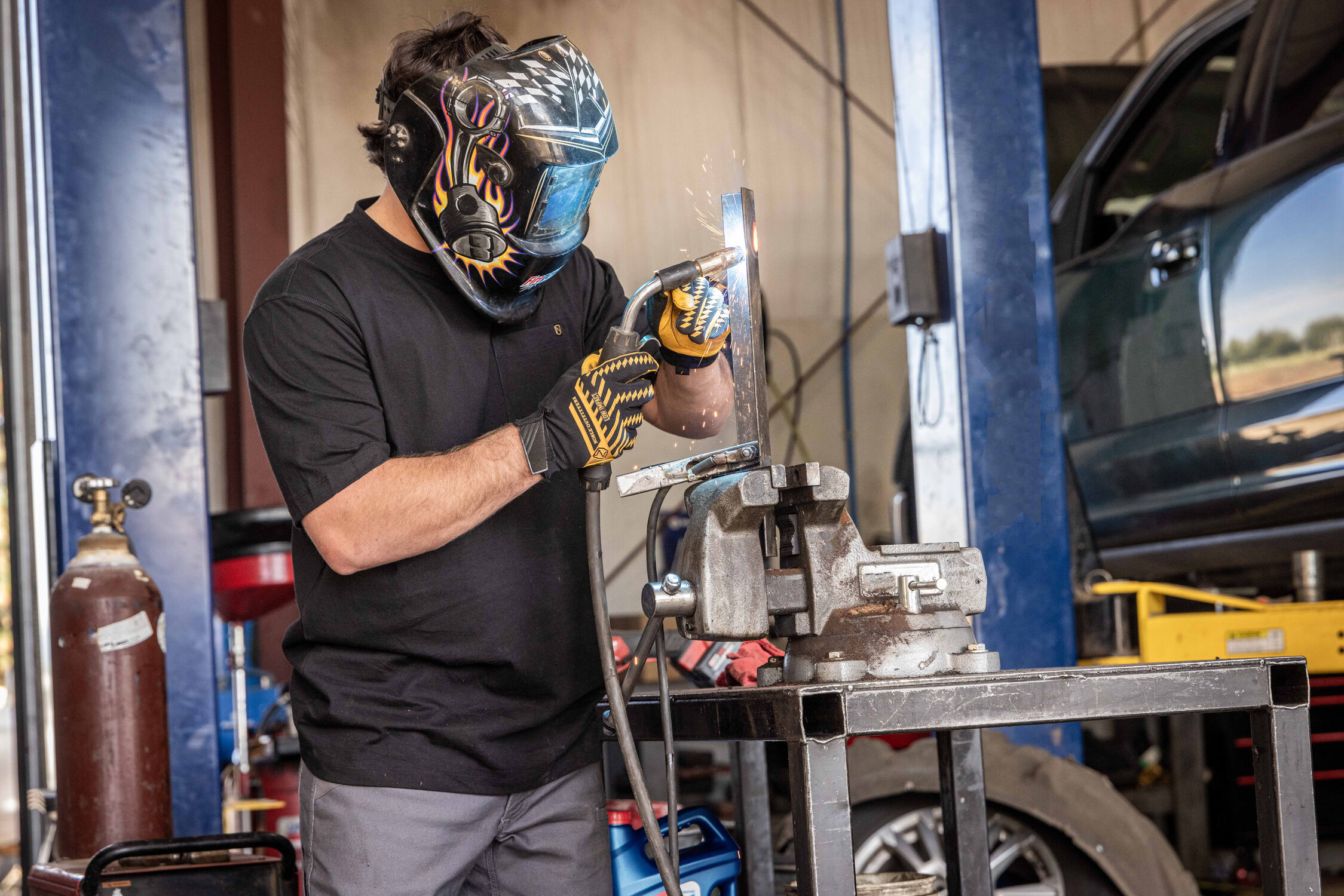 Noble Outfitters Men's Heavy Duty Sticky Glove