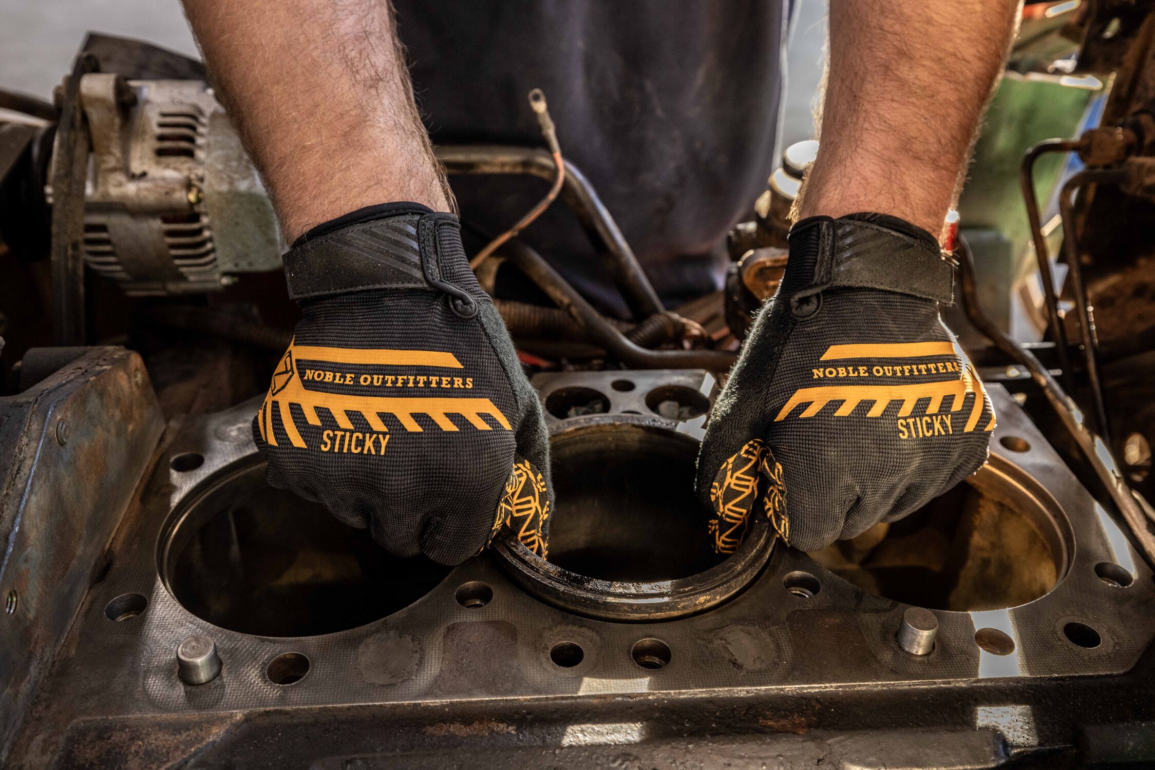 Noble Outfitters Men's Heavy Duty Sticky Glove