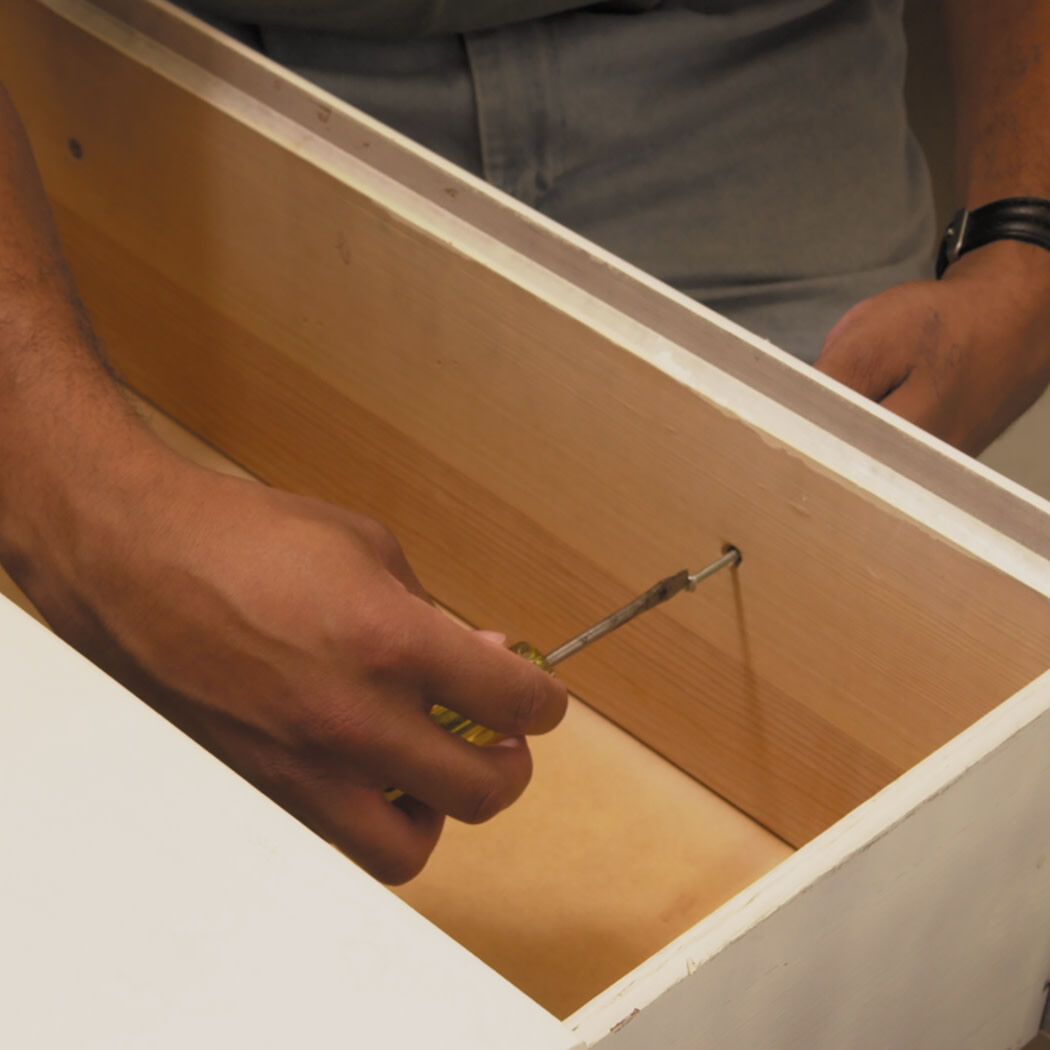 Hillman Stove Bolt Round Head Combination Drive With Nut, #10 - 32 x 1 1/4-In, 8-Pc