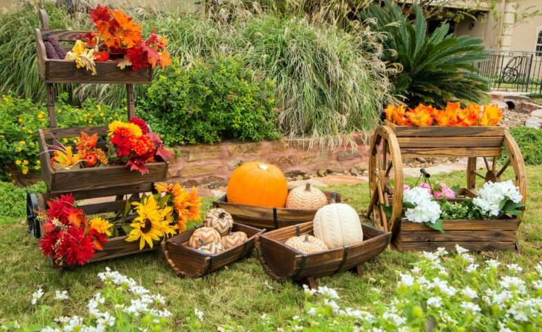 Leigh Country 3-Tier Wagon Wheel Planter