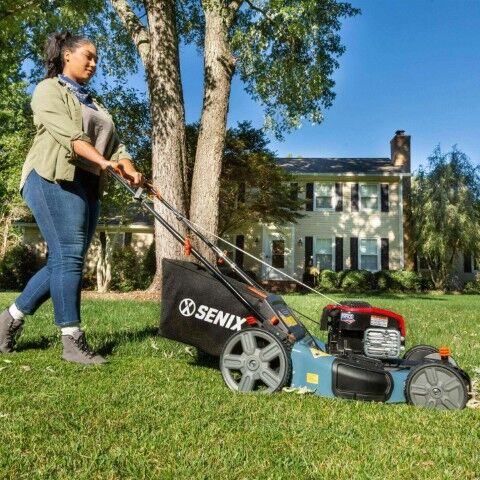 SENIX 21-In 140cc 4-Cycle Briggs & Stratton Gas Self-Propelled Lawn Mower