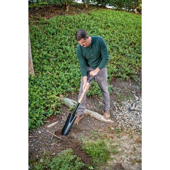 Corona Drain Spade Shovel with Wood D-Grip Handle, 15-Gauge, 30-In