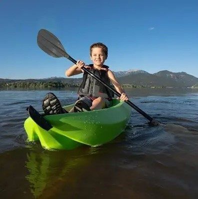Lifetime Wave 60 Youth Green Kayak with Paddle, 6-Ft