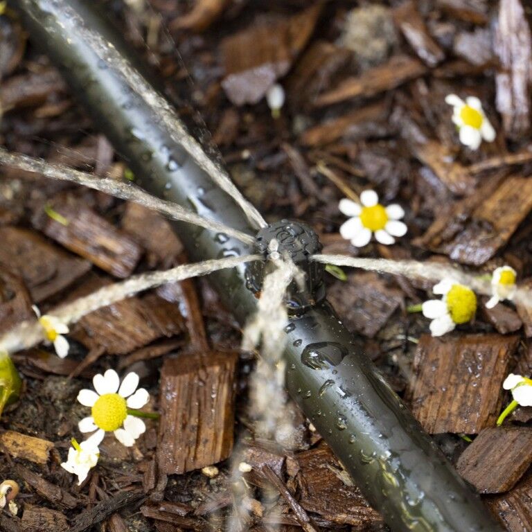 DIG Adjustable Radius 360° Pattern Drip Emitter On Spike, 1.3-Ft, 4-Pk