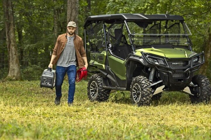 Honda EU2200i Camo 2200-Watt Portable Gas Co-Minder Inverter Generator