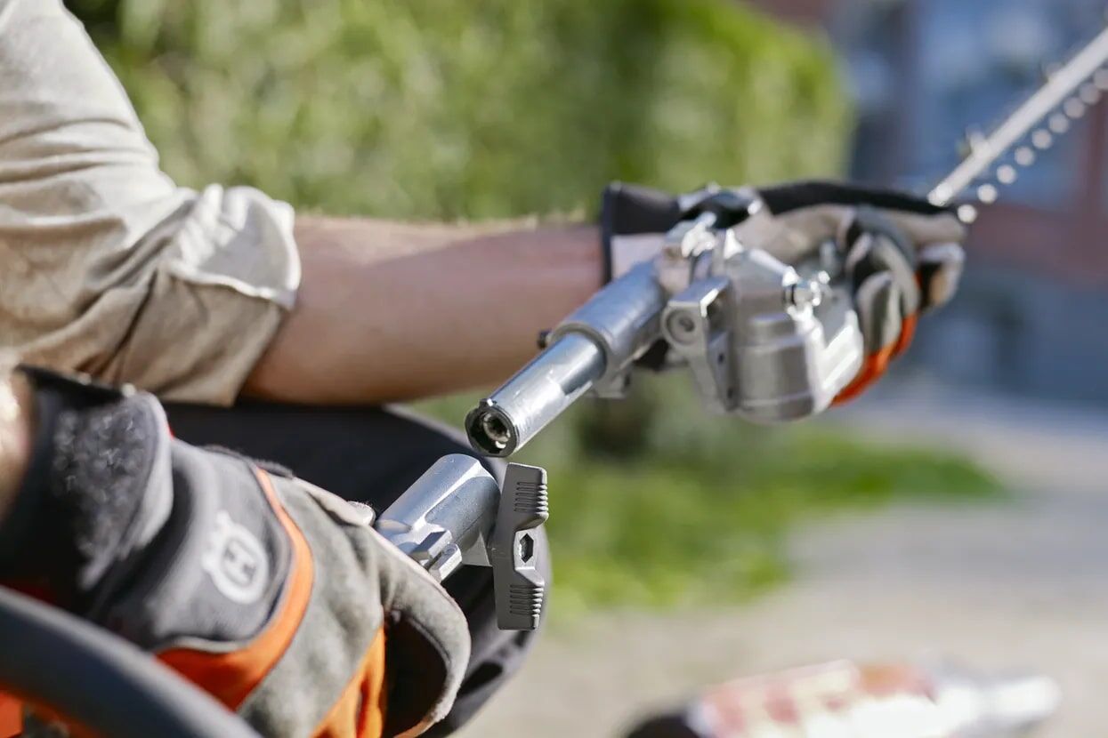 Husqvarna 330LK Detachable Trimmer