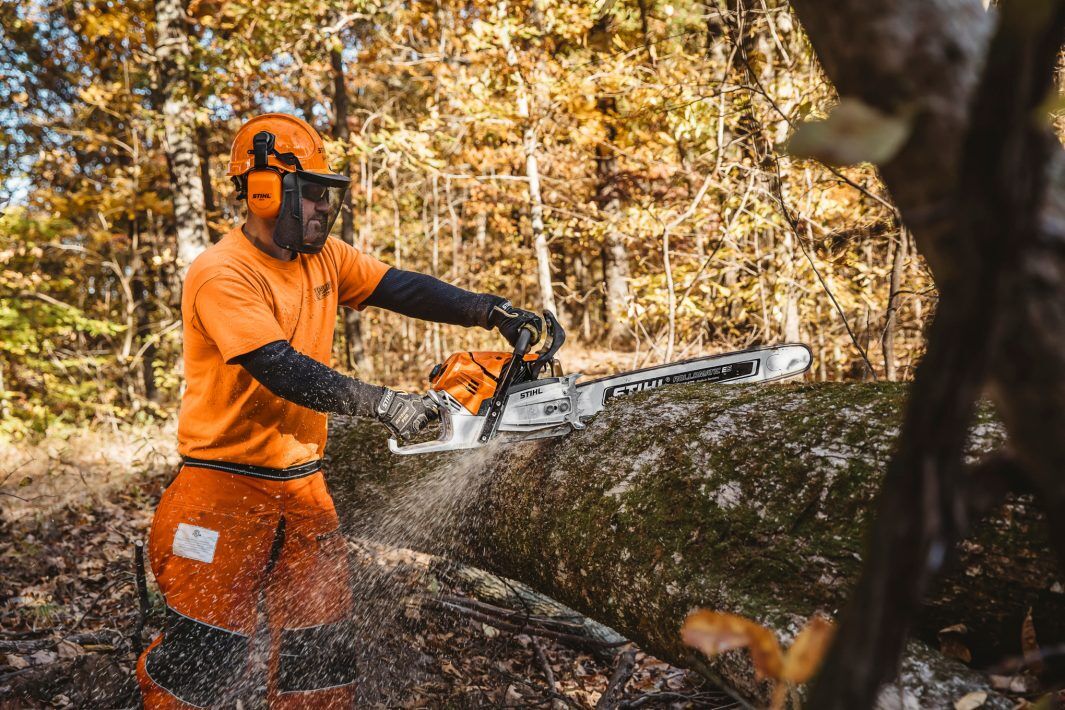 STIHL MS 500i ElastoStart 28 in. Gas Chainsaw With 33 RS