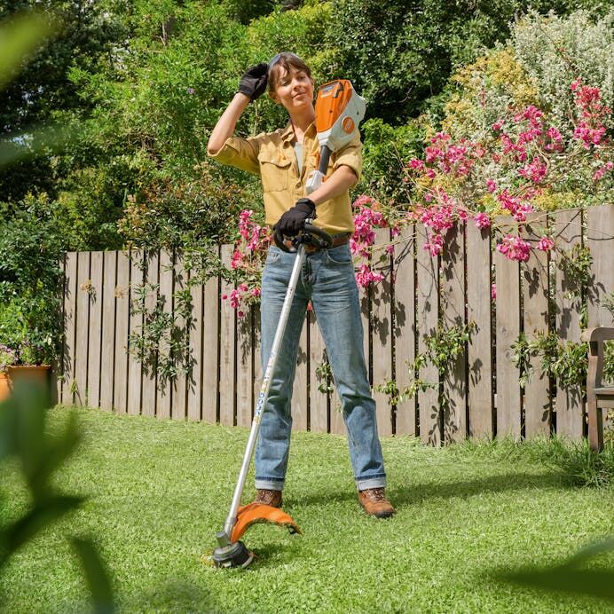 STIHL FSA 80 R Battery Powered String Trimmer Kit, 15 in.