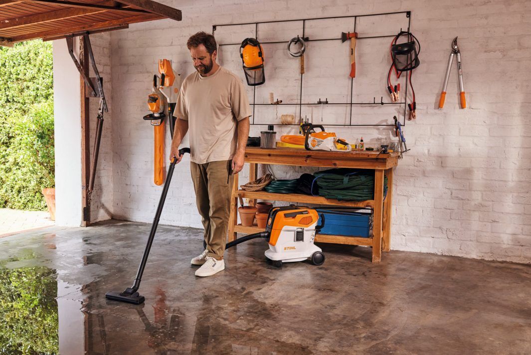 STIHL SEA 60 Battery Powered Wet/Dry Vacuum (Tool Only)