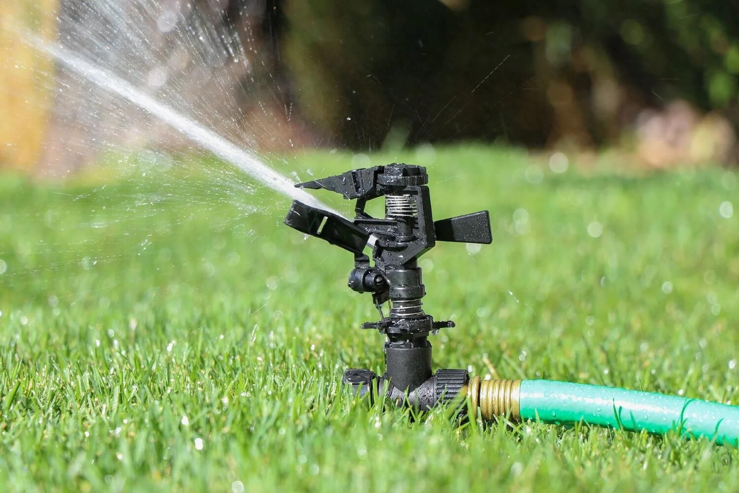 Orbit 1/2-In Plastic 0°-360° Pattern Impact Sprinkler On Plastic Spike, 42-Ft