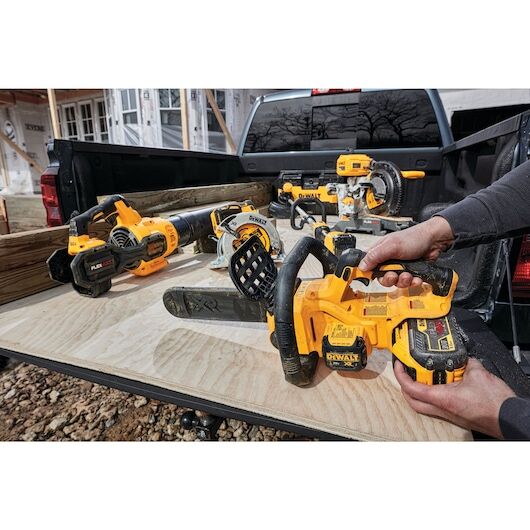 DeWalt 20-V MAX XR Brushless Cordless Compact Chainsaw, 12-In