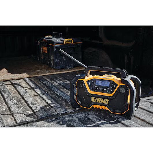 DEWALT 12-V/20-V MAX Bluetooth Cordless Jobsite Rado (Tool Only)