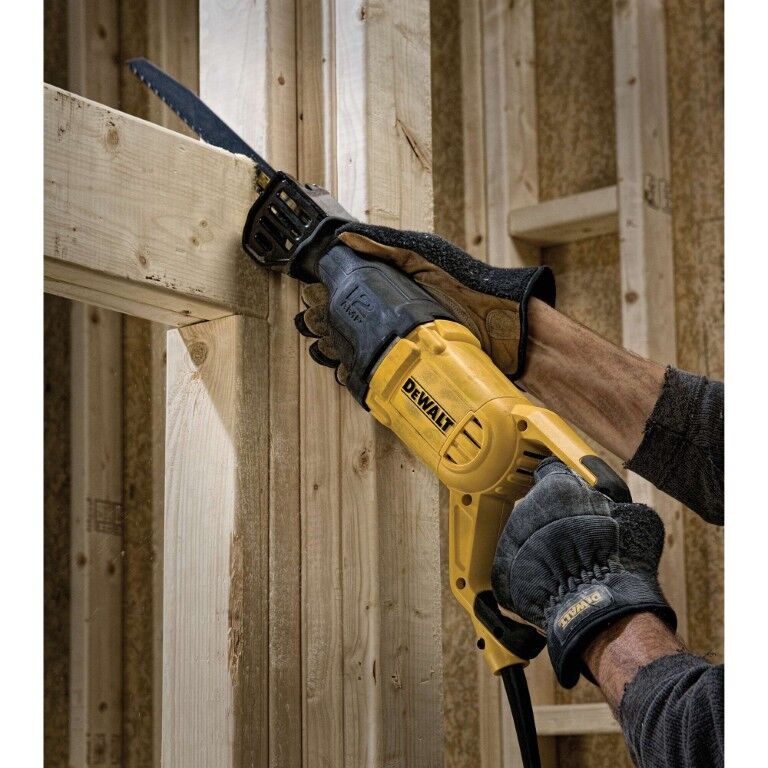 DEWALT Corded Reciprocating Saw