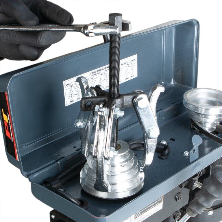 Performance Tool 4-In 3-Jaw Gear Puller