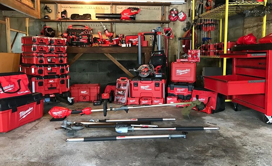 Milwaukee M18 Fuel Packout Compatible Wet/Dry Vacuum, 2.5-Gal (Tool Only)