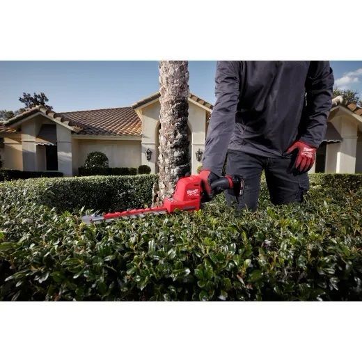 Milwaukee M12 Fuel Hedge Trimmer Kit, 8-In