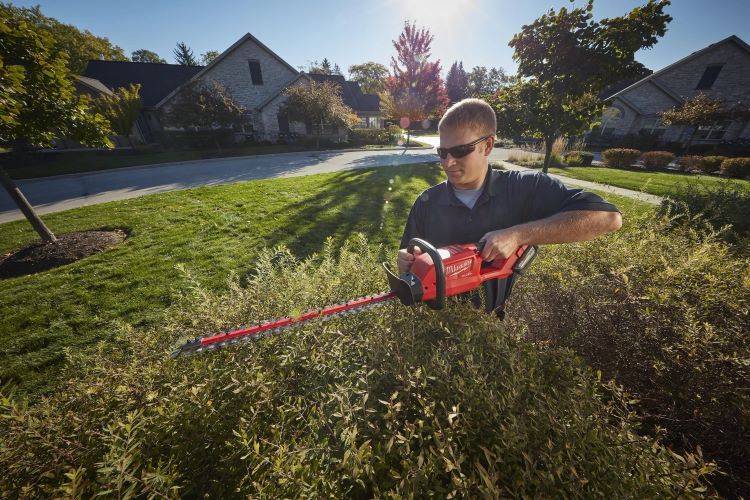 Milwaukee M18 Fuel Hedge Trimmer (Tool Only), 24-In 